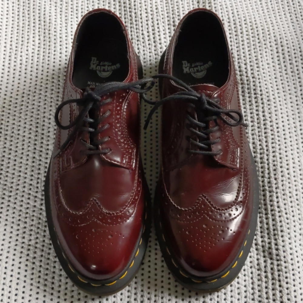 Dr martens 3989 brogue wingtip vegan cherry shoes